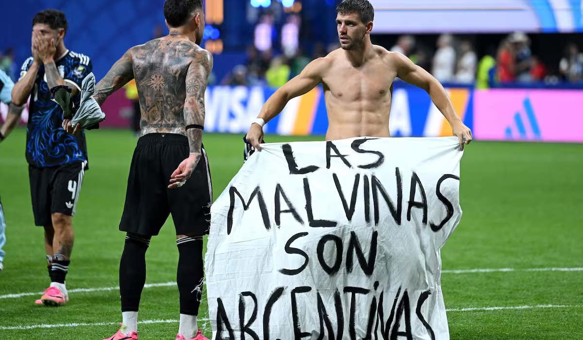 Partido politizado: Dios, Malvinas y fútbol.