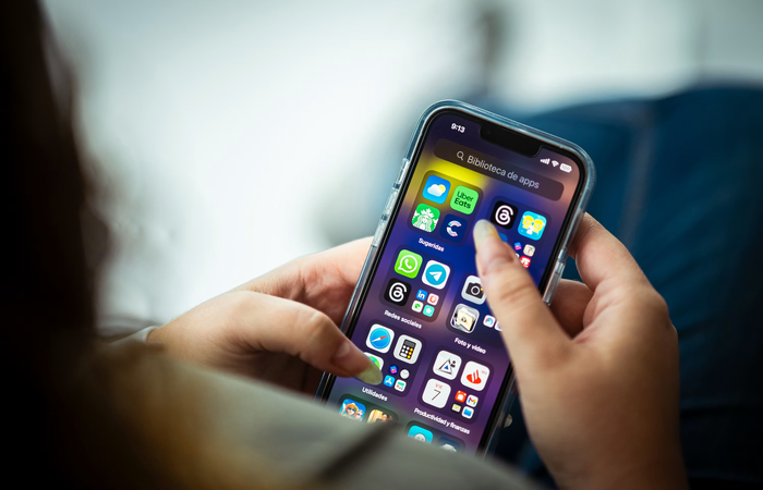 ALERTA EN EUROPA: INVESTIGAN SI USAN UNA CONOCIDA APP DE MODA CIRCULAR PARA EL TRÁFICO DE MENORES